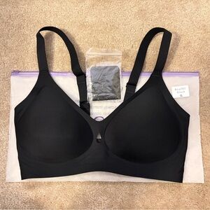 NWT Shecurve Invisible Jelly Lift Bra with Breathable Water Drop Hollow - Small